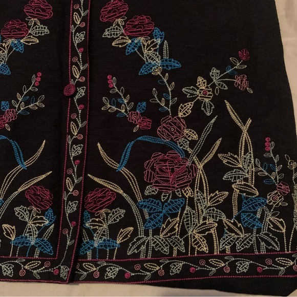 Silkland black silk (and 2% rayon) long, embroidered jacket size XL. - Picture 4 of 6